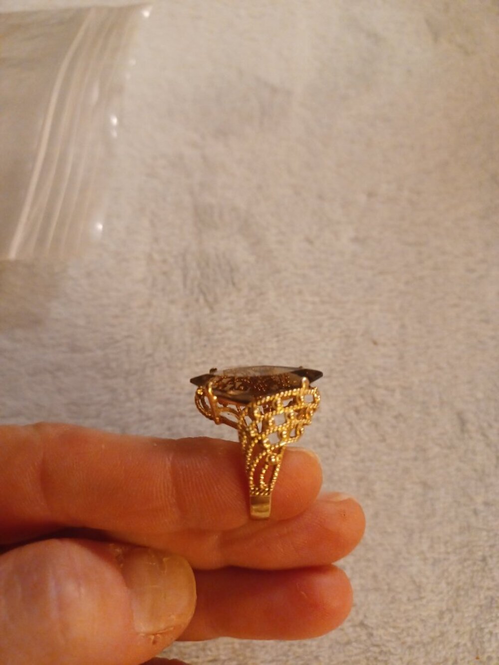 10k YG And Topaz Ring - Picture 4 of 8